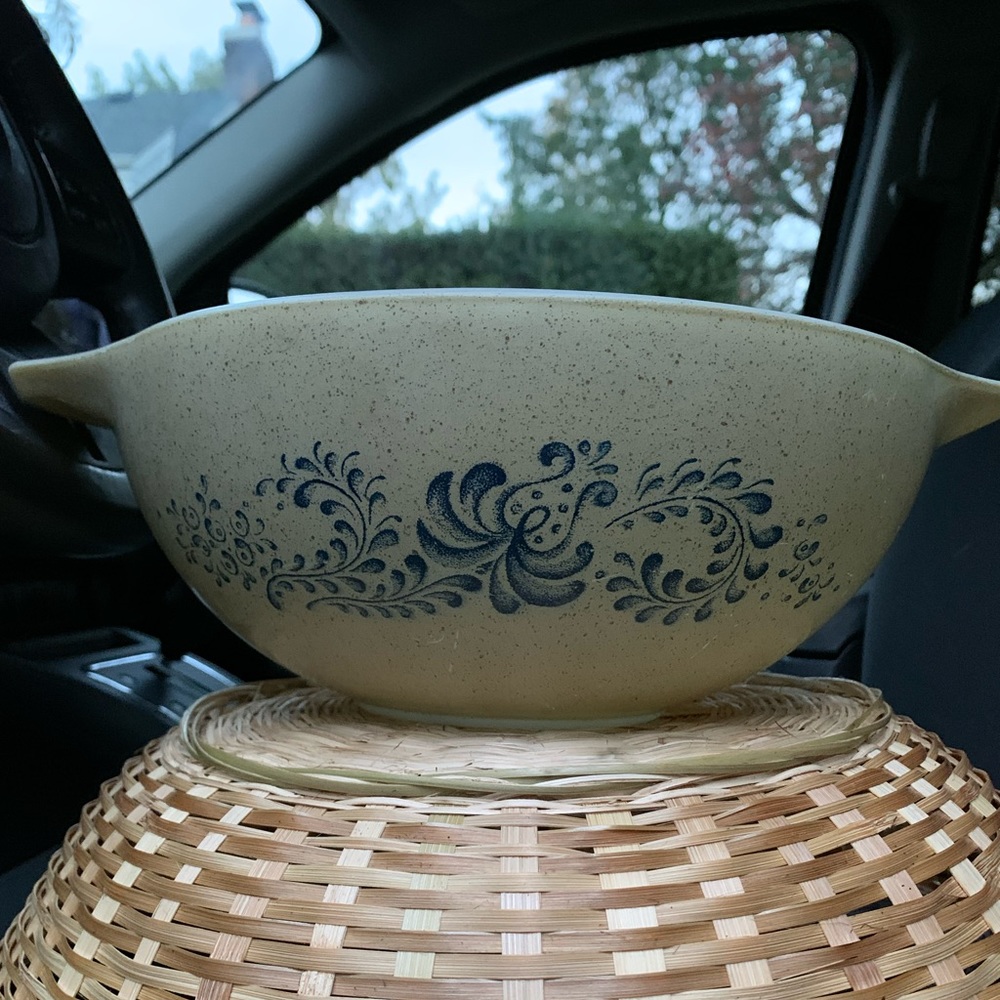Vintage Pyrex Bowl